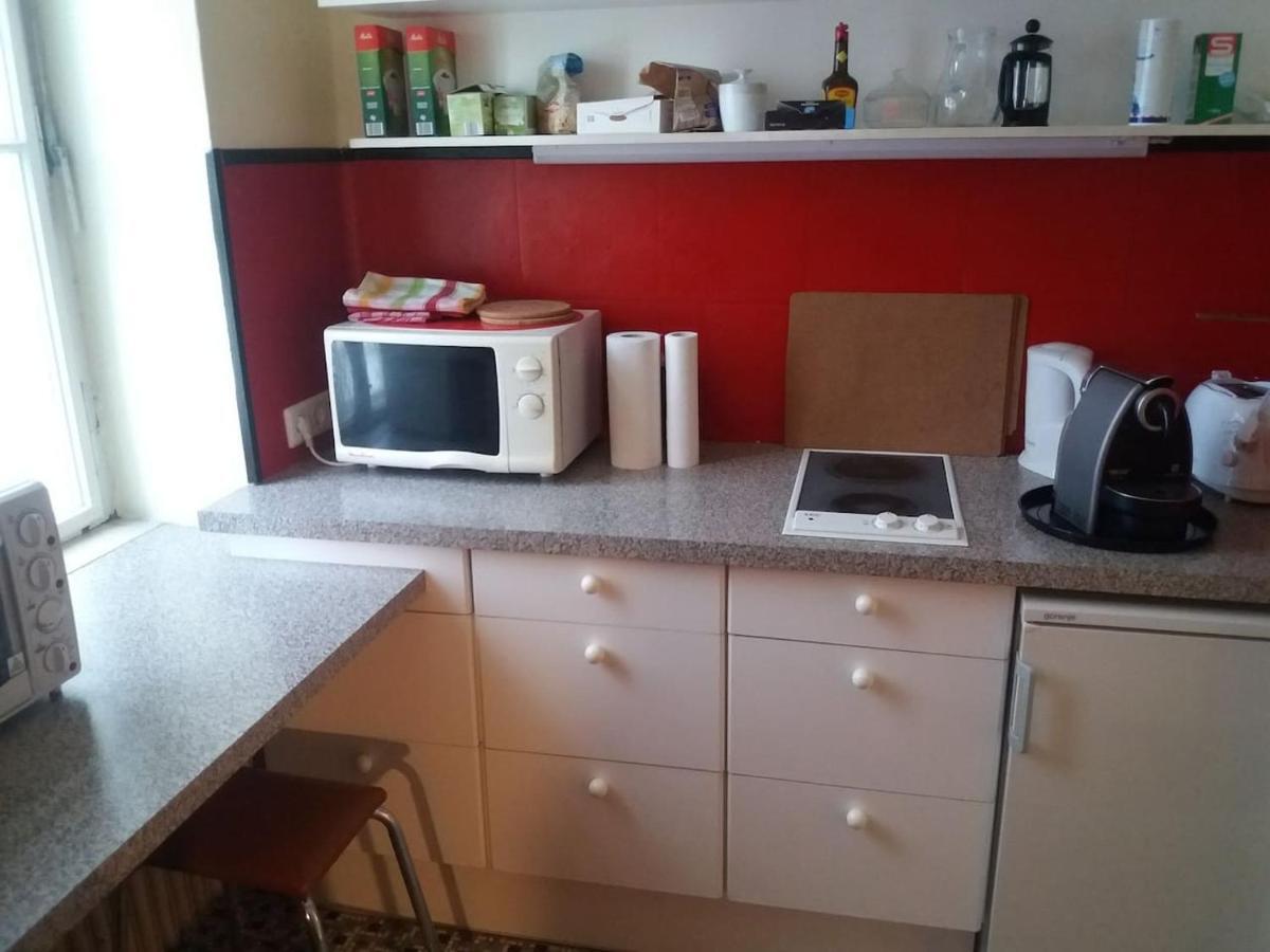 Geraeumige Zentrumsnahe Altbauwohnung Bécs Kültér fotó